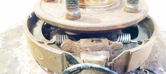 Dodge Magnum Handbrake/parking brake pads