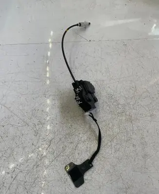 Lexus RX 330 - 350 - 400H Fuel tank cap lock 