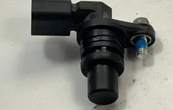 Mazda 6 Camshaft position sensor 6M8G12K073