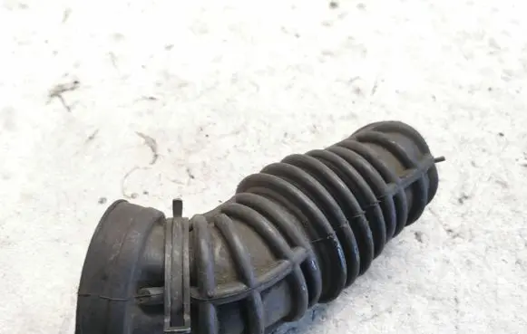 Audi A4 S4 B7 8E 8H Air intake hose/pipe 8e0133356