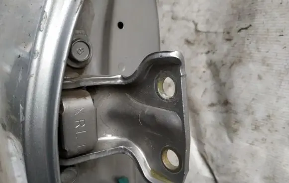 Mitsubishi Galant Rear door lower hinge