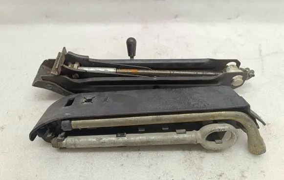 Volkswagen Transporter - Caravelle T5 Lift Jack