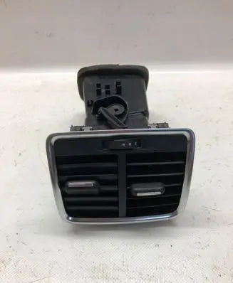 Audi Q3 8U Rear air vent grill 8U0819203