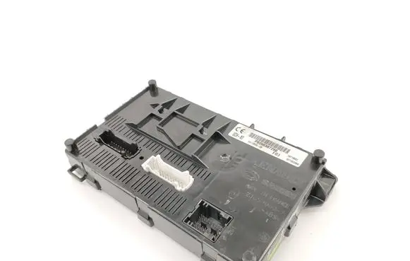 Renault Clio II Fuse module P8200387290