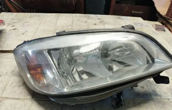 Opel Zafira A Headlight/headlamp 89100055