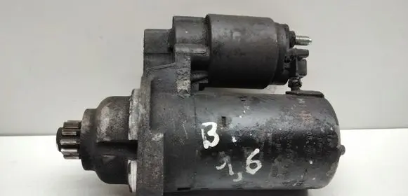 Volkswagen New Beetle Starter motor 02A911023L