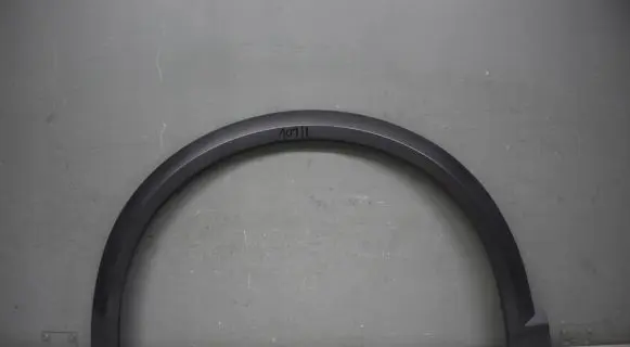 Fender trim (molding)