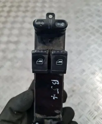 Volkswagen PASSAT B5.5 Electric window control switch