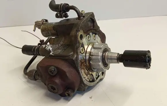 Nissan X-Trail T30 Fuel injection high pressure pump 16700AW403 2940000123