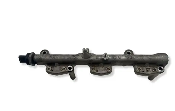 BMW 1 F20 F21 Fuel main line pipe 8694197 13538694197