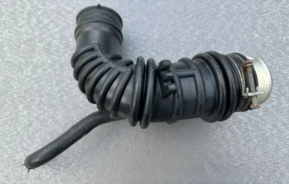 Nissan Patrol Y61 Air intake hose/pipe 16578VC104
