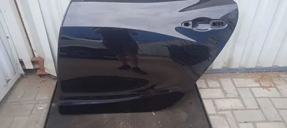 Maserati Ghibli Rear door 670105571