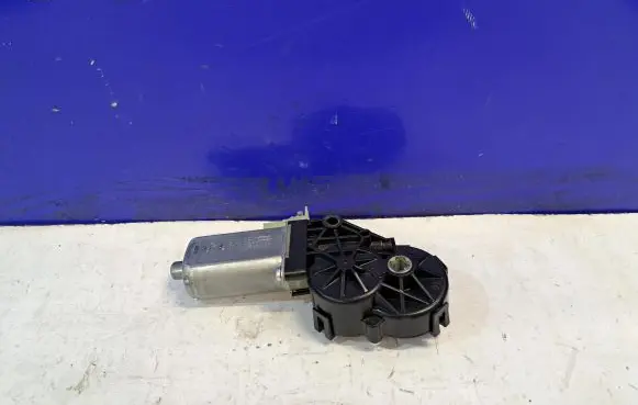 Porsche Cayenne (92A) Seat adjustment motor 5N0959762A WB34464372