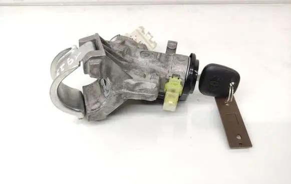 Toyota Yaris Ignition lock 450200D04