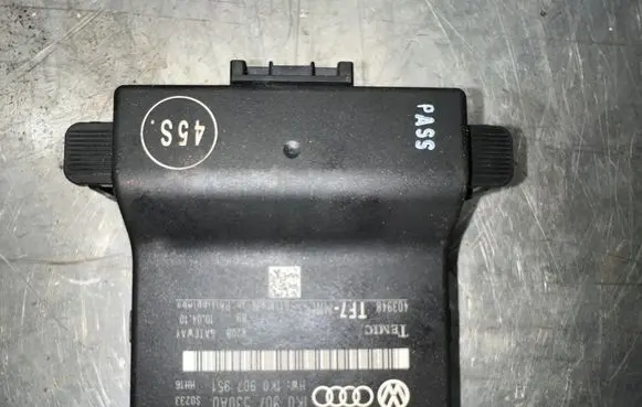 Skoda Yeti (5L) Gateway control module 1K0907530AD 1K0907951