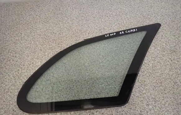Toyota Corolla E110 Side middle window/glass 