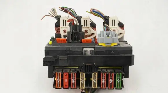 Citroen C5 Fuse module 9675878480