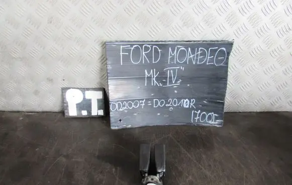 Ford Mondeo MK IV Seat belt trim 