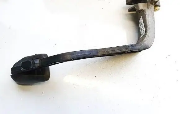 Audi A4 S4 B5 8D Clutch pedal 8d17213160
