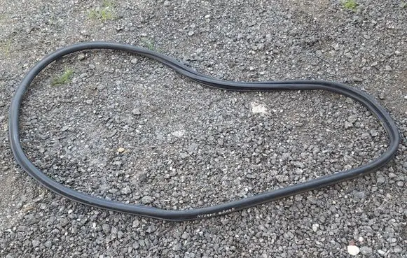 Trunk rubber seal (body)