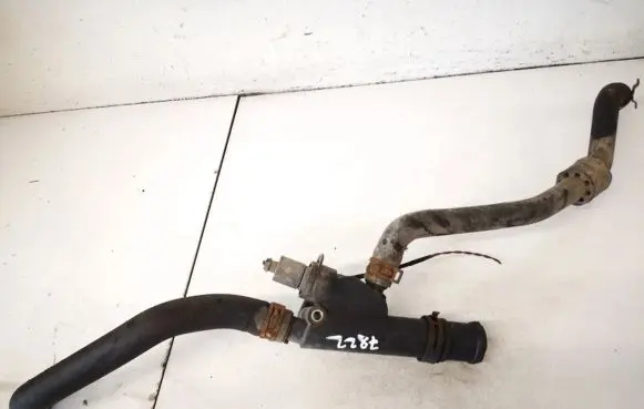 Skoda Octavia Mk2 (1Z) Engine coolant pipe/hose 038121132d 038121132