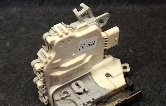 Audi A6 S6 C7 4G Front door lock 8J1837016C