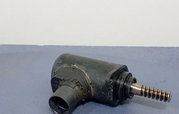 BMW 7 G11 G12 Engine head 7631574