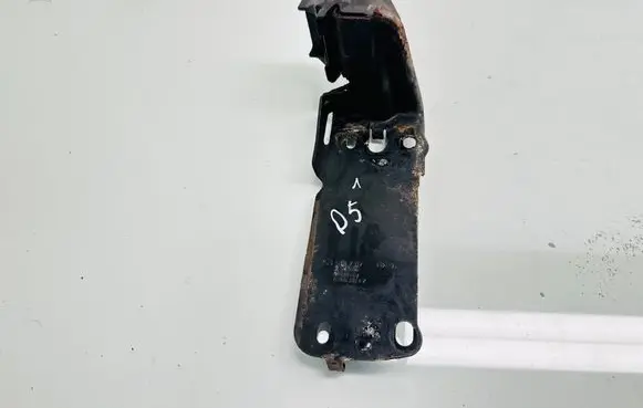BMW 3 E90 E91 Radiator mount bracket 51647117 23181010 H260BU