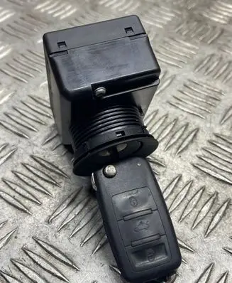 Volkswagen Touran I Ignition lock 3D0905865C 93345416