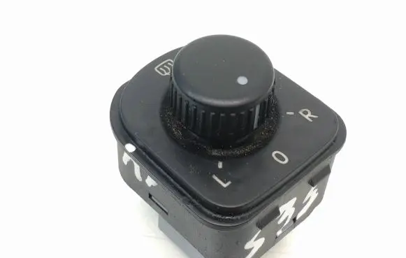 Volkswagen Golf Plus Wing mirror switch 1K0959565F