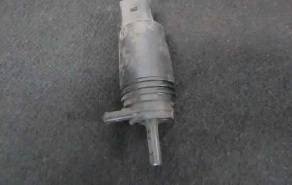 BMW 5 E39 Windscreen/windshield washer pump 67128377612 67.12-8377612