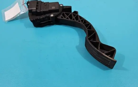Ford Focus Accelerator throttle pedal 4M51-9F836-AH IMPRK1375371