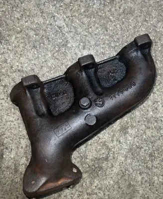 BMW 3 E30 Exhaust manifold 1710836