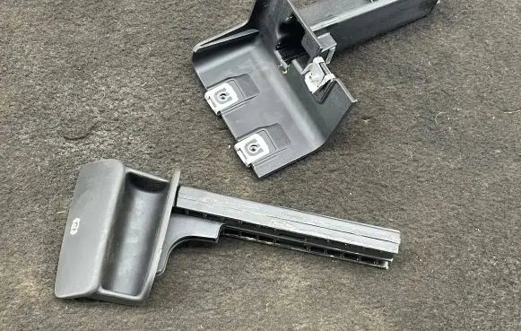 Audi Q7 4L Hand brake release handle 4L1711814