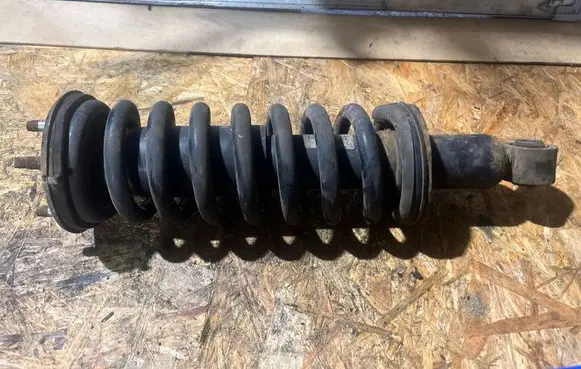 Nissan Navara D23 Front shock absorber with coil spring 561105JU1A