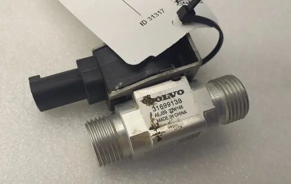 Volvo XC40 Air conditioning (A/C) pressure sensor 31699138