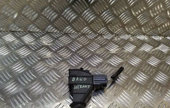 Fuel tank cap lock