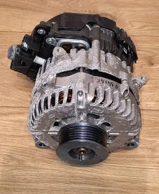 Opel Corsa F Generator/alternator 9856134580 1ST181821A