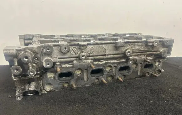 Mercedes-Benz E W212 Engine head R6510160201