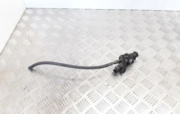 Opel Meriva A Clutch master cylinder 13112244