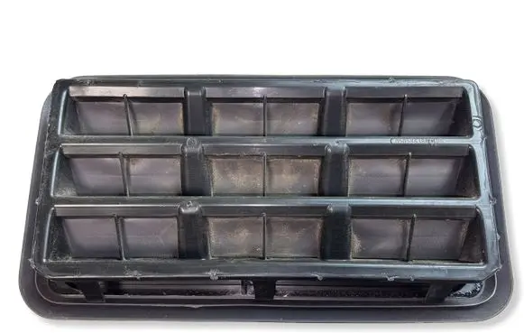Dodge Charger Quarter panel pressure vent 05058636A