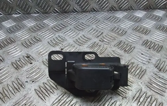 Loading door lock