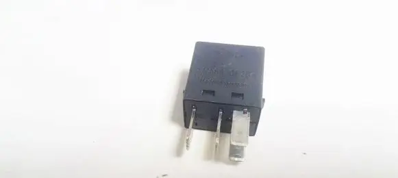 Mitsubishi Carisma Other relay mb953382 a1001-x7