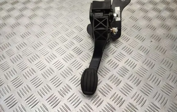 Citroen e-C3 Clutch pedal 9846497280