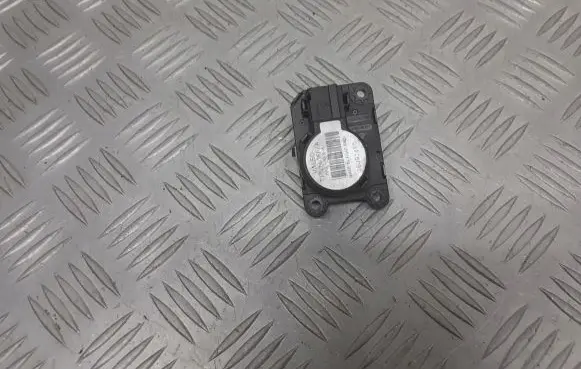 Renault Megane III Central body control module 1609145C