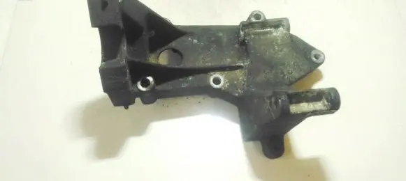 Ford Focus Engine mounting bracket 98FF10239BE DO4YAMAI