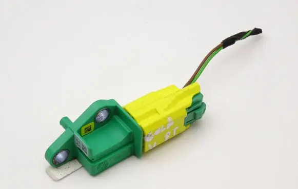 Volkswagen Golf V Airbag deployment crash/impact sensor 1K0909606C