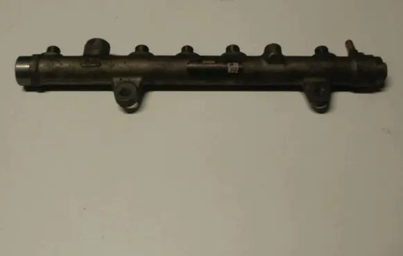 Renault Megane I Fuel injector supply line/pipe 