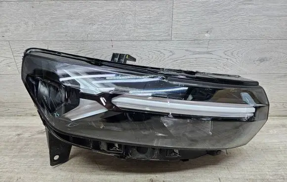 Dacia Duster III Headlight/headlamp 260107725R