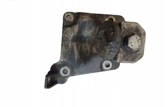 BMW 5 E39 Engine mounting bracket 6751226